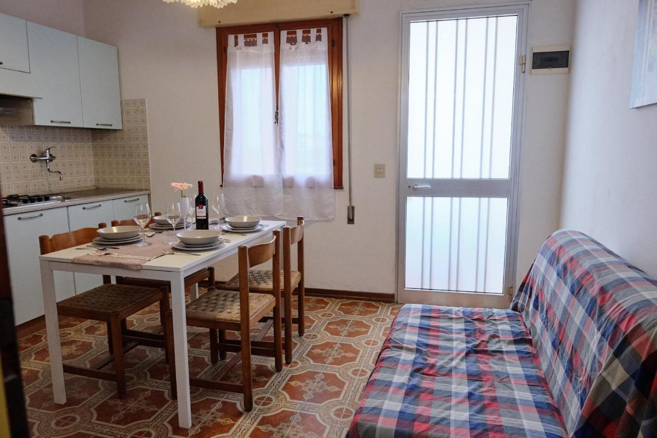 Peaceful Flat With Direct Beach Access Rosolina Mare Bagian luar foto